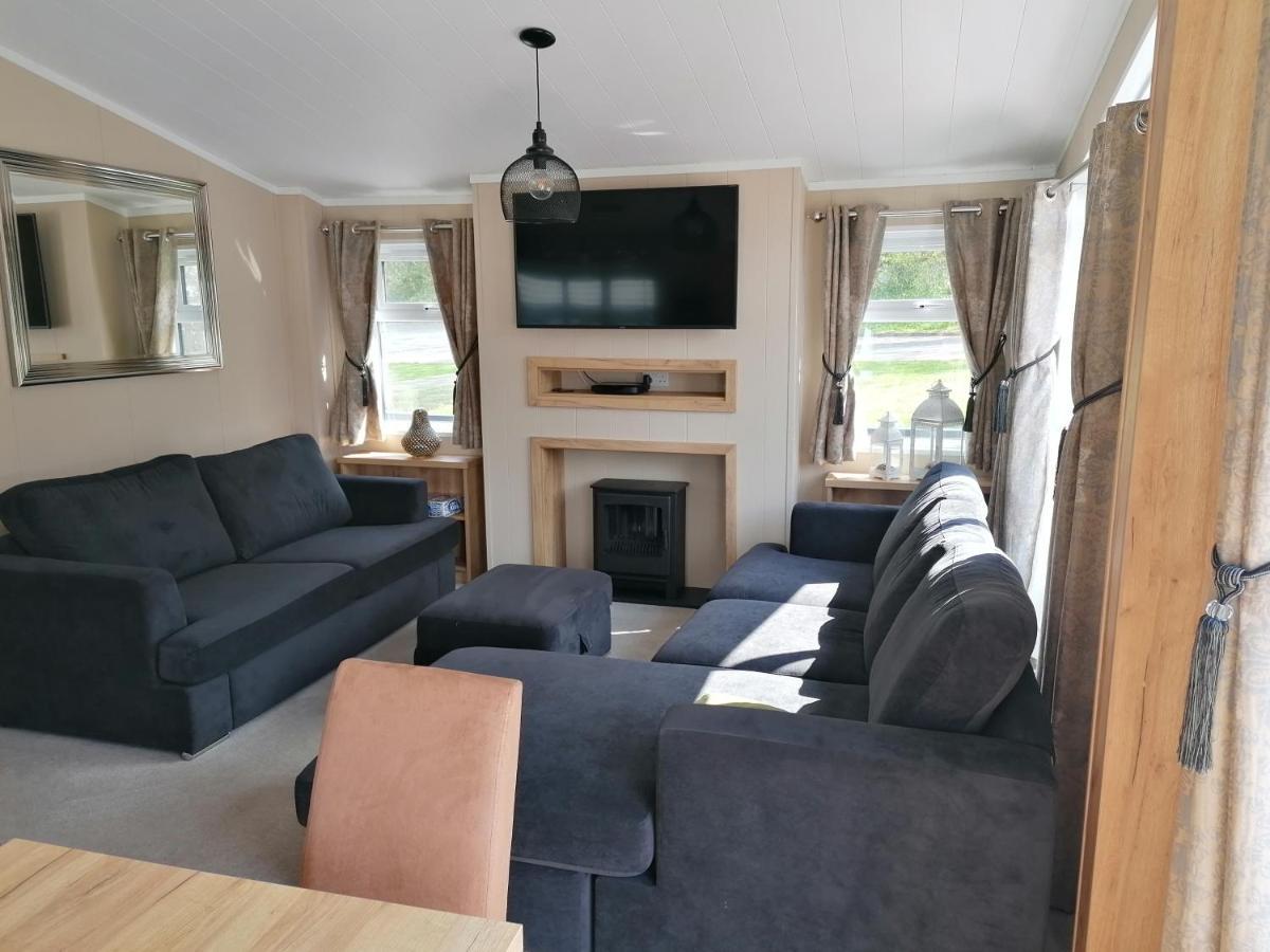 Luxury Lodge On Edge Of New Forest And 800M From Sea Entertainment And Leisure Passes Included ミルフォード・オン・シー エクステリア 写真