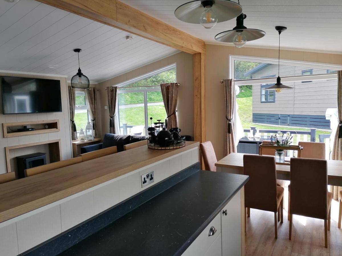 Luxury Lodge On Edge Of New Forest And 800M From Sea Entertainment And Leisure Passes Included ミルフォード・オン・シー エクステリア 写真