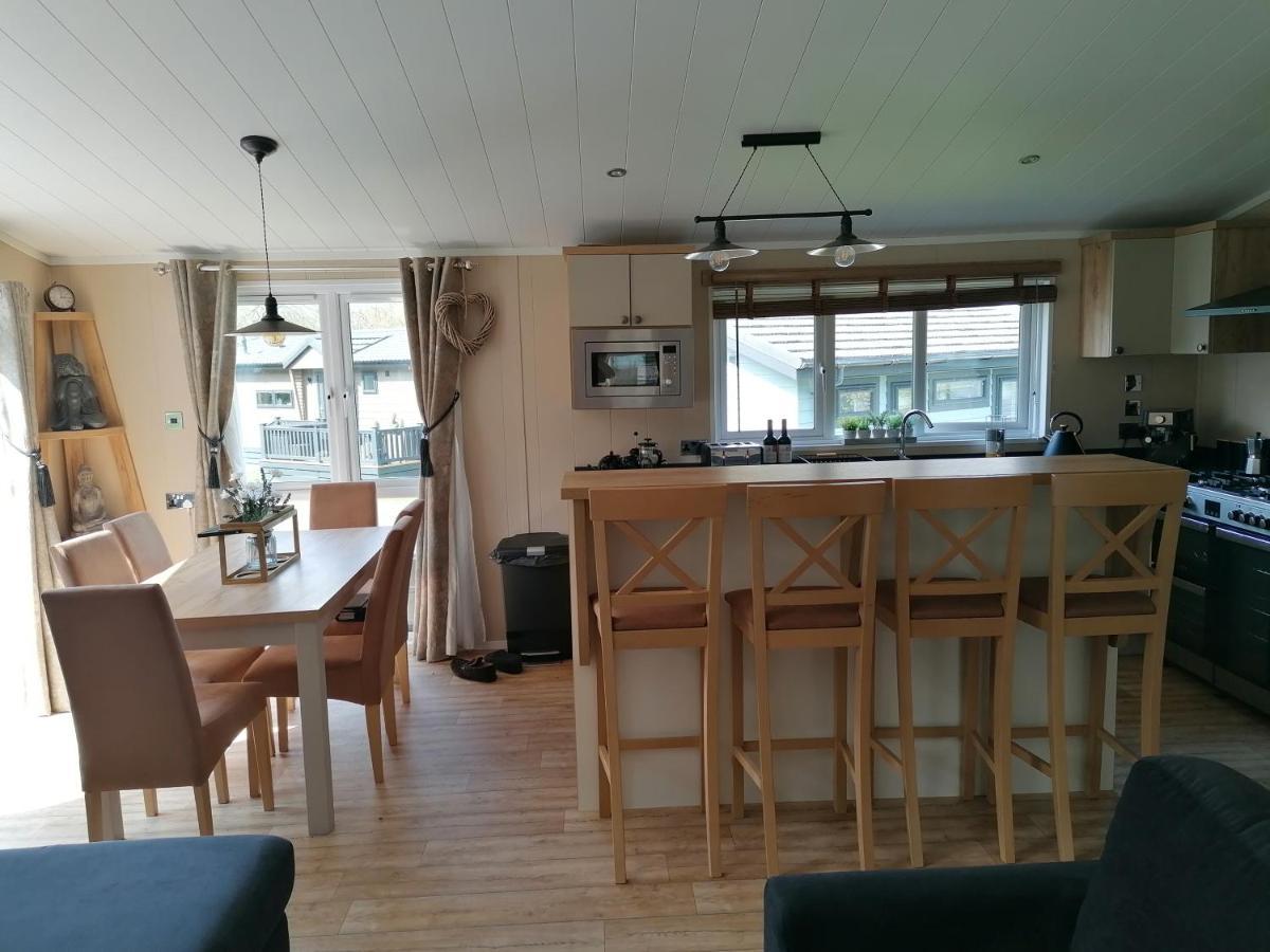 Luxury Lodge On Edge Of New Forest And 800M From Sea Entertainment And Leisure Passes Included ミルフォード・オン・シー エクステリア 写真