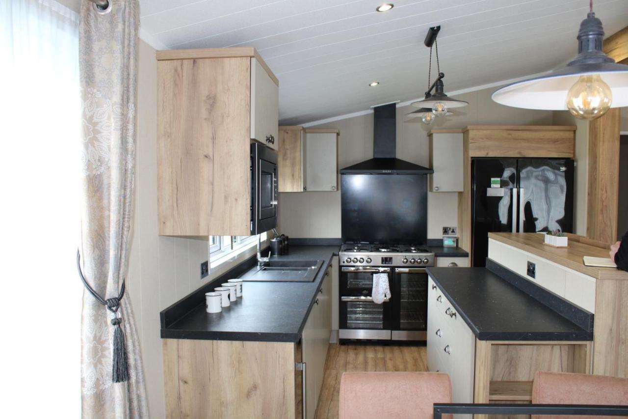 Luxury Lodge On Edge Of New Forest And 800M From Sea Entertainment And Leisure Passes Included ミルフォード・オン・シー エクステリア 写真
