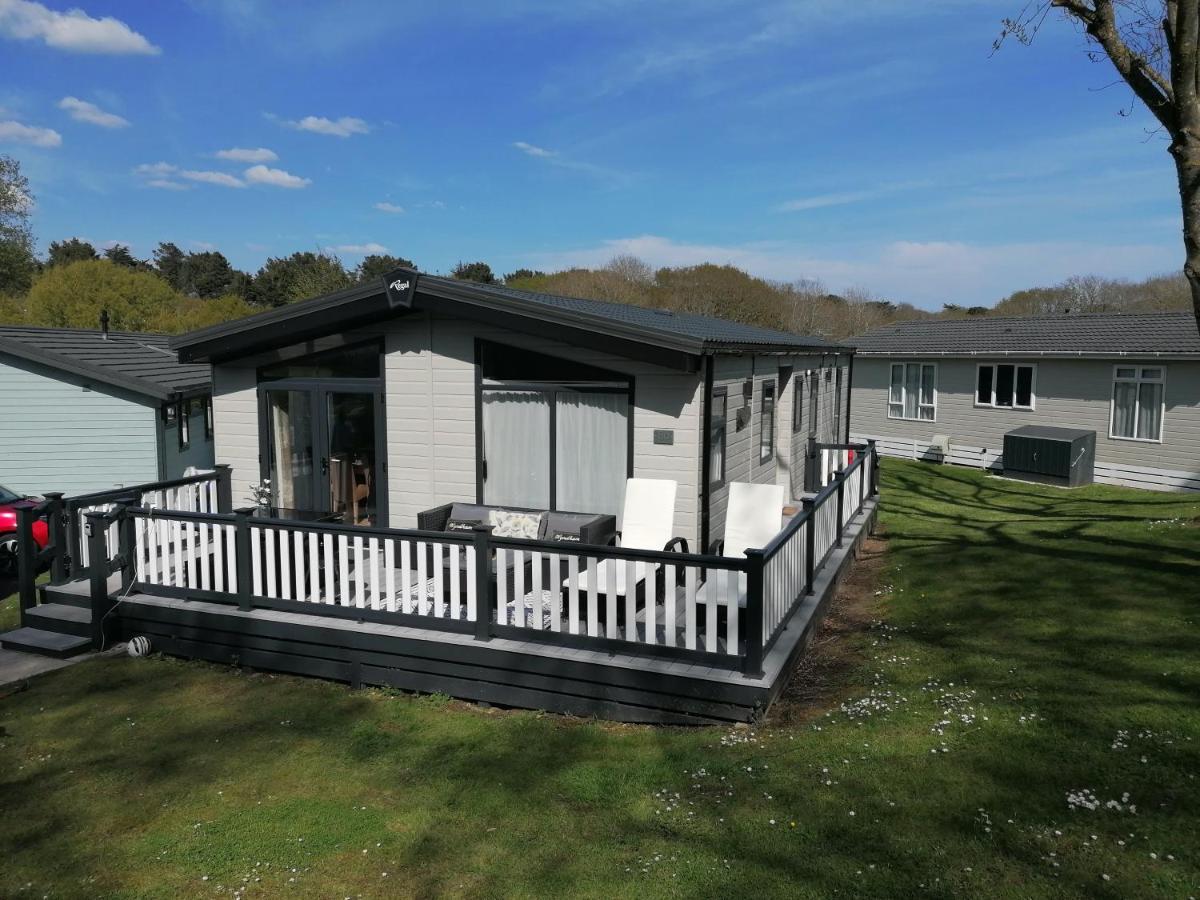 Luxury Lodge On Edge Of New Forest And 800M From Sea Entertainment And Leisure Passes Included ミルフォード・オン・シー エクステリア 写真