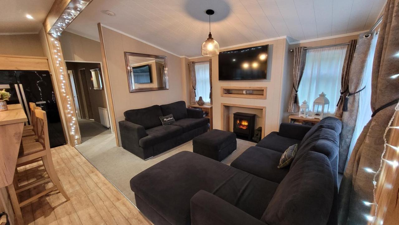 Luxury Lodge On Edge Of New Forest And 800M From Sea Entertainment And Leisure Passes Included ミルフォード・オン・シー エクステリア 写真