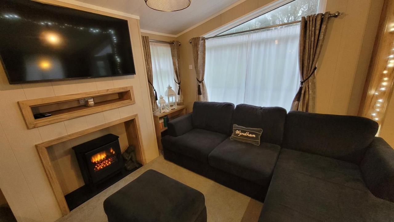 Luxury Lodge On Edge Of New Forest And 800M From Sea Entertainment And Leisure Passes Included ミルフォード・オン・シー エクステリア 写真