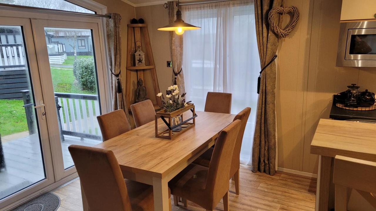 Luxury Lodge On Edge Of New Forest And 800M From Sea Entertainment And Leisure Passes Included ミルフォード・オン・シー エクステリア 写真